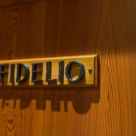 Swiss Chalet-Style Hotel Walliser Spycher リーデラルプ エクステリア 写真