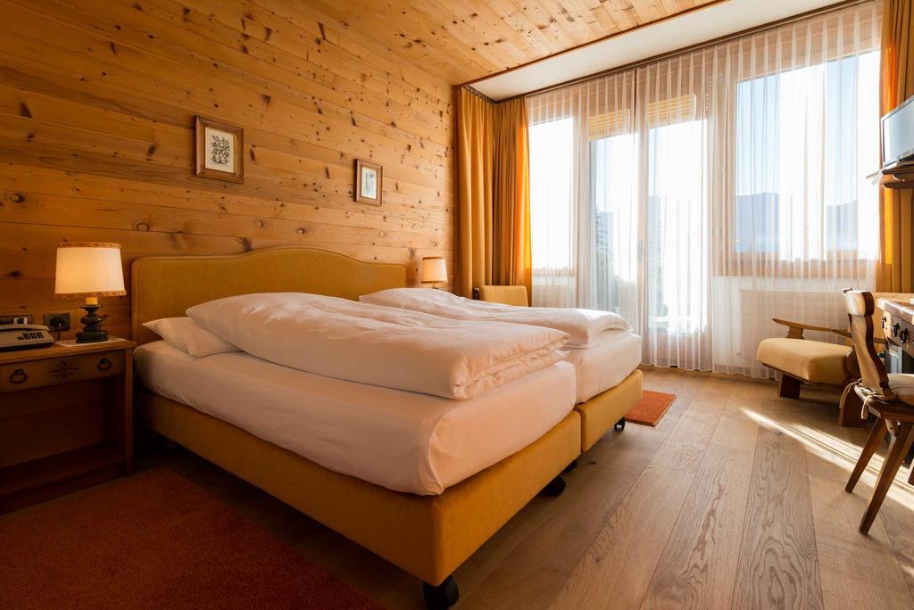 Swiss Chalet-Style Hotel Walliser Spycher リーデラルプ エクステリア 写真