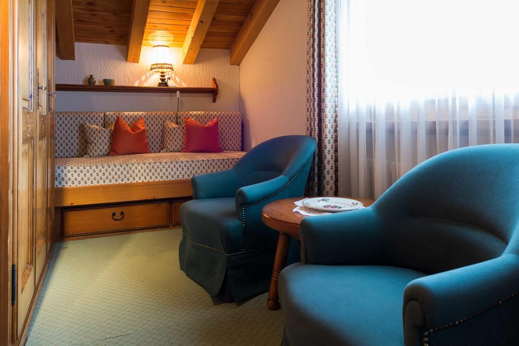 Swiss Chalet-Style Hotel Walliser Spycher リーデラルプ エクステリア 写真