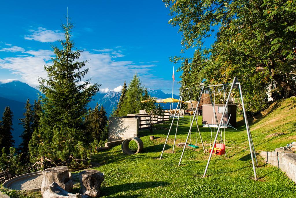 Swiss Chalet-Style Hotel Walliser Spycher リーデラルプ エクステリア 写真