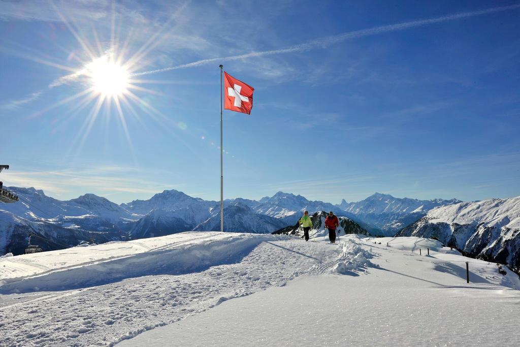 Swiss Chalet-Style Hotel Walliser Spycher リーデラルプ エクステリア 写真